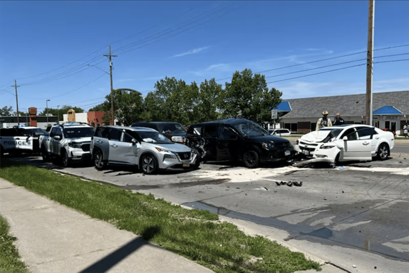 Accidente en Omaha que involucró a seis vehículos