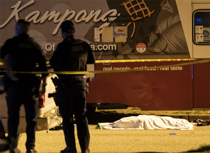 Policía descarta terrorismo luego que vehículo embiste a festival filipino en Vancouver