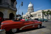 Trump firma un memorando presidencial que hace cumplir la prohibición legal del turismo estadounidense a Cuba