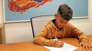 Niño de 7 años se convierte en el deportista más joven en firmar con Nike