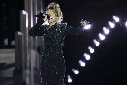 Karol G ilumina el Vaticano en un concierto histórico por la fraternidad humana