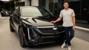 Checo Pérez emociona a trabajadores de Cadillac con ilusionante mensaje