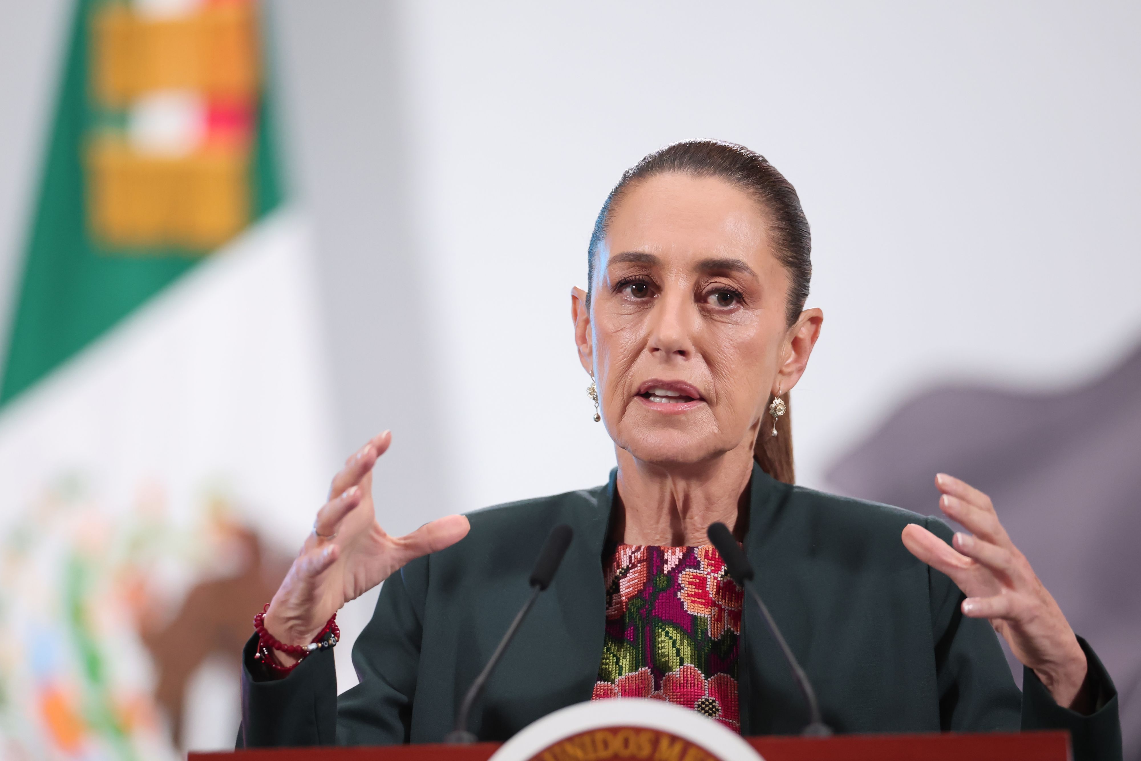 Sheinbaum cuestiona la decisión de EE.UU. de cancelar 13 rutas aéreas y los vuelos desde el aeropuerto construido por AMLO