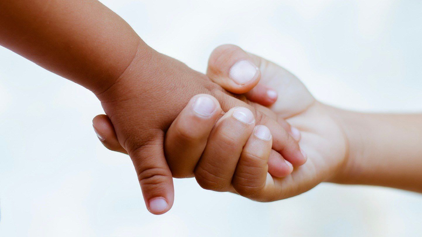 Nebraska celebra el Día Nacional de la Adopción